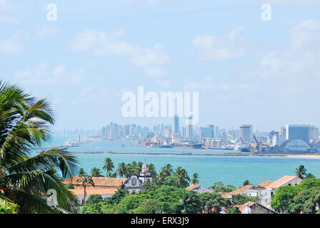 Recife, Pernambuco, Brésil, 2009. Une vue panoramique des collines de Recife d'Olinda. Banque D'Images