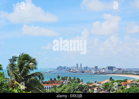 Recife, Pernambuco, Brésil, 2009. Une vue panoramique des collines de Recife d'Olinda. Banque D'Images