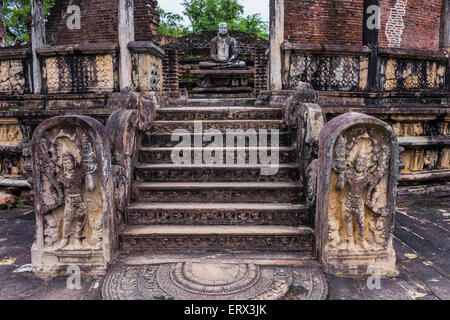 Ville ancienne de Polonnaruwa, Vatadage (circulaire) de la Chambre de la relique dans Polonnaruwa Quadrangle, UNESCO World Heritage Site, Sri Lanka Banque D'Images