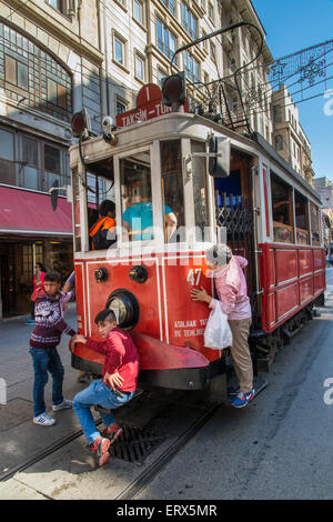 Tramway Taksim-Tunel Nostalgie, Beyoglu, Istanbul, Turquie Banque D'Images