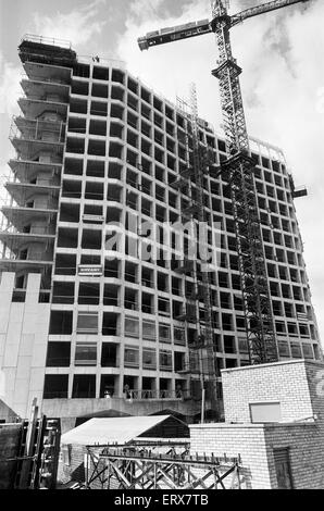 La construction de la nouvelle tour Alpha tour, siège de la société de télévision commerciale ATV, situé à l'angle de la rue large et facile sur ligne Paradise Circus, le centre de Birmingham. 27 août 1971. Banque D'Images