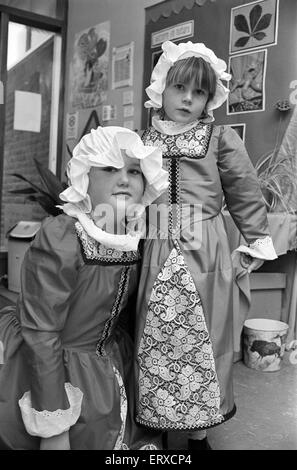 Helme School pas en arrière à l'époque Tudor. 28 novembre 1991. Banque D'Images
