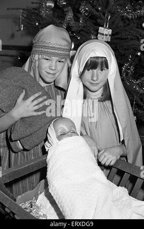 Hopton et première école maternelle nativité - photo de Marie et Joseph et l'enfant Jésus. 17 décembre 1985. Banque D'Images