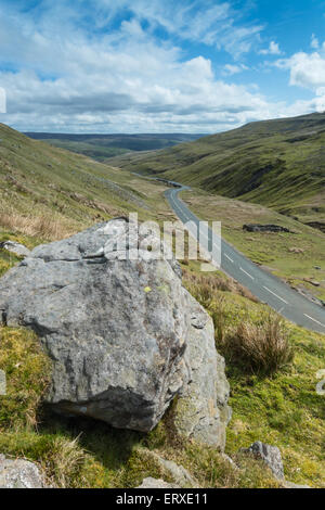 Au-dessus de la route plus Buttertub passent dans le Yorkshire Dales Banque D'Images