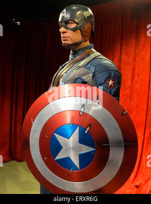 Washington, DC, USA. 9 juin, 2015. La photo prise le 9 juin 2015 montre la figure de cire de Madame Tussauds dans Captain America à Washington, DC, la capitale des États-Unis. La cire du Captain America était fondée sur le rôle joué par Chris Evans dans le film de super-héros 2011 "Capitaine America : le premier vengeur". Credit : Bao Dandan/Xinhua/Alamy Live News Banque D'Images