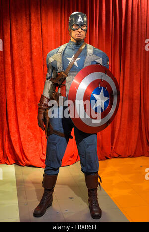 Washington, DC, USA. 9 juin, 2015. La photo prise le 9 juin 2015 montre la figure de cire de Madame Tussauds dans Captain America à Washington, DC, la capitale des États-Unis. La cire du Captain America était fondée sur le rôle joué par Chris Evans dans le film de super-héros 2011 "Capitaine America : le premier vengeur". Credit : Bao Dandan/Xinhua/Alamy Live News Banque D'Images