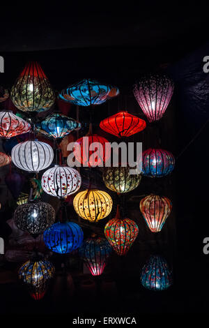 Nuit lanternes dans vieille ville d'Hoi An Banque D'Images