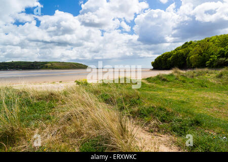 Llansteffan un village situé sur l'estuaire de la rivière Tywi Carmarthenshire Wales UK Banque D'Images