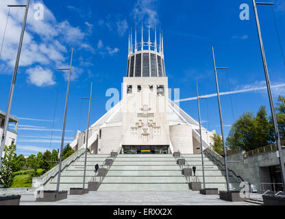 L'avant de la Cathédrale Métropolitaine de Liverpool, Liverpool, Merseyside, England, UK Banque D'Images