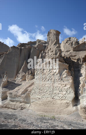 Formations rocheuses inhabituelles à Eros beach, Akrotiri, Santorini, Grèce Banque D'Images