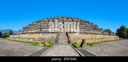 Panorama Buddist temple Borobudur à Yogjakarta complexes en Java, Indonésie Banque D'Images
