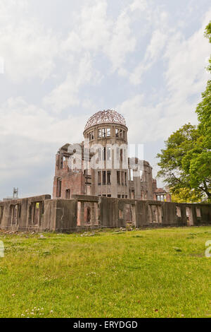 Mémorial de la paix d'Hiroshima (Dôme de la bombe atomique ou Genbaku Domu) à Hiroshima, au Japon. Site du patrimoine mondial de l'UNESCO Banque D'Images