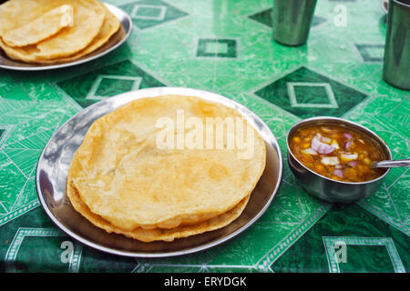 Chole bhature Dhaba ; la nourriture ; Népal ; Lumbini Banque D'Images