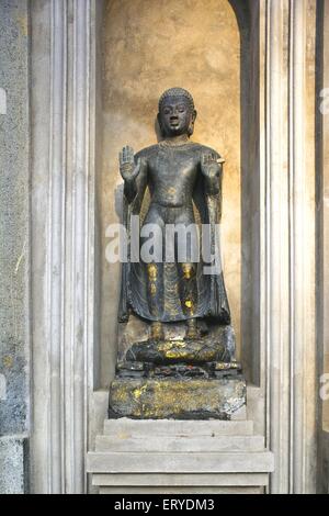 Statue de Bouddha, Temple Mahabodhi, Mahabodhi Mahavihar, site classé au patrimoine mondial de l'UNESCO, Bodh Gaya, Bihar, Inde, Asie Banque D'Images