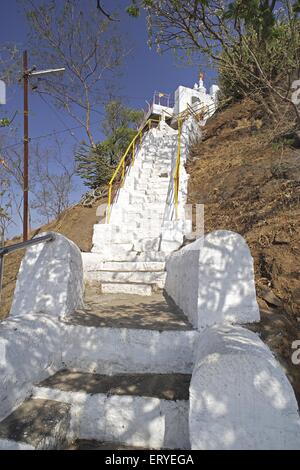 Cave temple Digambar Jain Pahad Gajpanth Mahsrul ; ; ; Maharashtra Nasik Inde Banque D'Images