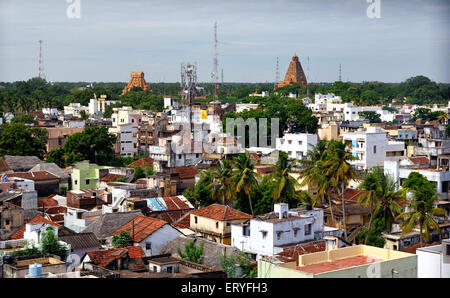 Temple Brihadeshwara et vue sur la ville ; Tanjore Thanjavur ; Tamil Nadu Inde ; Banque D'Images