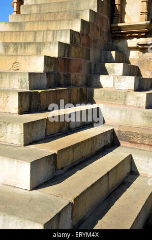 Escalier en pierre de sable à Khajuraho Madhya Pradesh Inde Asie Banque D'Images