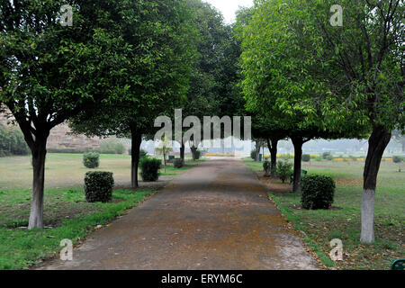 Kandariya Mahadev temple garden salon Madhya Pradesh Inde Asie Banque D'Images