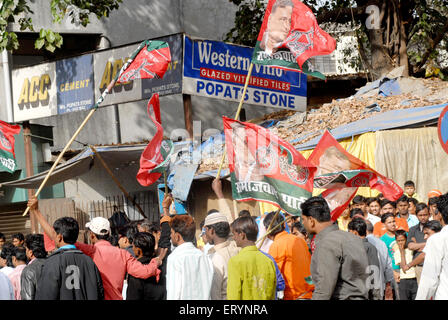 Les travailleurs du parti Samajwadi prendre une marche de protestation à Bombay Mumbai ; ; ; ; Maharashtra Inde NOMR Banque D'Images