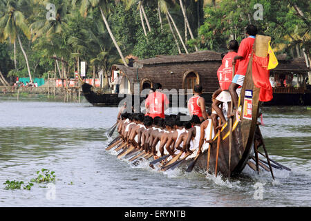 Snake boat race sur le lac punnamada Alleppey Alappuzha ; ; ; ; Inde Kerala Banque D'Images