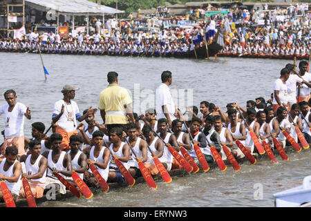 Snake boat race sur le lac punnamada Alleppey Alappuzha ; ; ; ; Inde Kerala NOMR Banque D'Images