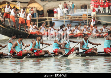 Snake boat race sur le lac punnamada Alleppey Alappuzha ; ; ; ; Inde Kerala NOMR Banque D'Images
