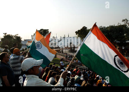 Cérémonie de la frontière de Wagah Attari , cérémonie de la descente des drapeaux , Wahga , Wagha , Wahgah , Punjab , Inde , Asie Banque D'Images