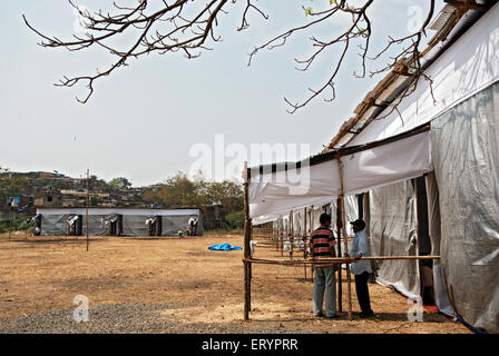 Élections indiennes , murs en bambou pour le bureau de vote , Bombay , Mumbai , Maharashtra , Inde , Asie Banque D'Images