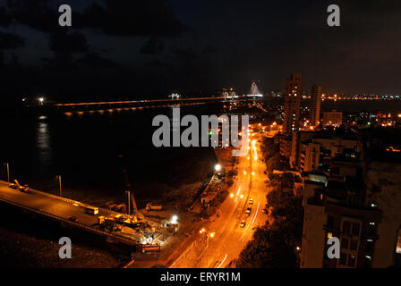 Vue aérienne du Worli et du pont de liaison maritime éclairé de Bandra Worli ou Rajiv Gandhi ; Bombay , Mumbai ; Maharashtra ; Inde , asie Banque D'Images