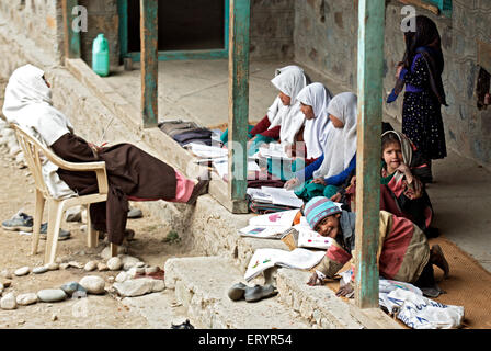 Les écoles primaires et secondaires locales à Kargil ; Jammu-et-Cachemire ; Inde 4 Octobre 2008 Banque D'Images