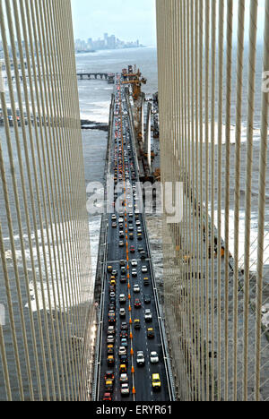 Le jour de l'ouverture du trafic de Bandra worli sea link Rajiv Gandhi connu ; Bombay Mumbai Maharashtra ; Inde ; 1 Juillet 2009 Banque D'Images