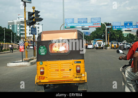 Auto rickshaw , auto, auto rickshaw taxi, bébé taxi, pigeon, bajaj, chand gari, lapa, tuk tuk, 3wheel , tukxi , Madras , Chennai ; Tamil Nadu , Inde Banque D'Images