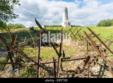 Français restauré WW1 tranchée et de l'enchevêtrement de barbelés sur la Butte de Vauquois, ancien champ de bataille près de Verdun Banque D'Images