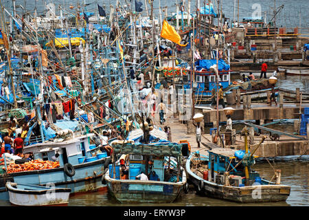 Bateaux de pêche ; Panji ; Panjim ; Goa ; Inde , asie Banque D'Images