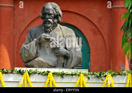 Statue du poète Rabindranath Tagore à Jorasanko Kolkata Calcutta Inde Banque D'Images