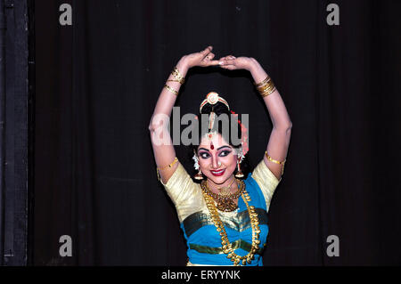 Bharatnatyam dancer performing ; Calcutta Kolkata ; l'ouest du Bengale en Inde ; M.# 775 Banque D'Images