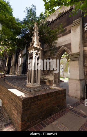 Les ruines de St Dunstan's dans l'Est. St Dunstan's Hill, City de Londres, qui sont aujourd'hui un jardin public. Banque D'Images