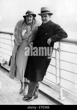 Sir John Moores CBE (25 janvier 1896- 25 septembre 1993). D'affaires et philanthrope qui a fondé Littlewoods entreprise de vente au détail situé à Liverpool, en Angleterre. En photo avec femme Rangitiki Ruby à bord RMS, à destination de la Nouvelle-Zélande, 11 janvier 1935. Banque D'Images