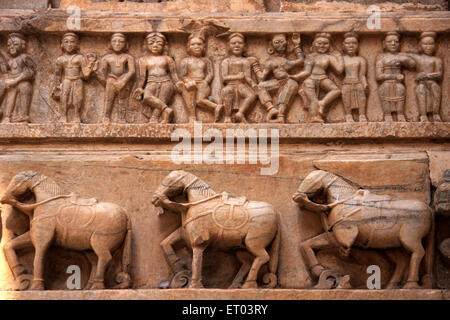 Figures dansantes et chevaux, Temple Jagdish, temples Vishnu, Udaipur, Rajasthan, Inde, Asie Banque D'Images