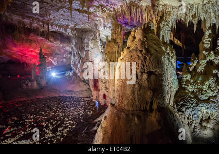 L'intérieur de la grotte Tskaltubo également appelé Prométhée Canne dans Imereti province, Géorgie Banque D'Images