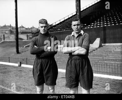 Membres de Charlton Athletic Football Club, Sam Bartram et Bert Turner. 1er septembre 1938. Banque D'Images