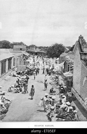 Rue du marché, Bijapur, Bijapura, Vijayapura, Karnataka, Inde, Asie, millésime, années 1800 Banque D'Images