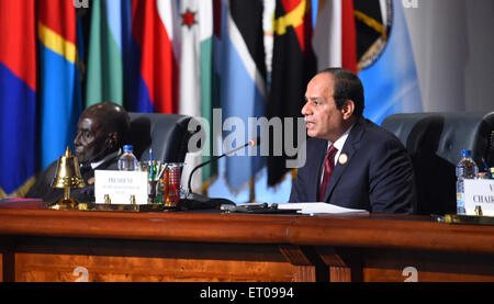 Charm el-Cheikh, en Egypte. 10 Juin, 2015. Le président égyptien Abdel Fattah al-Sisi assiste à la réunion au sommet de l'Afrique dans la station égyptienne de Charm el-Cheikh. De hauts fonctionnaires africains étaient en train de négocier un accord commercial en Egypte pour créer un marché commun couvrant la moitié du continent, dans le but d'augmenter la part de l'Afrique dans le commerce mondial -- en ce moment à environ 2  %. Credit : ZUMA Press, Inc./Alamy Live News Banque D'Images