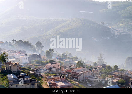 Kodaikanal communément appelé Kodai est situé dans les collines Palani à 2133 mètres au-dessus du niveau de la mer ; Tamil Nadu Inde ; Banque D'Images