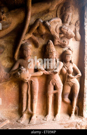 Trivikrama bas-relief en cave trois dédié à Vishnu ; cave temple 6e siècle AD 578 ; Badami ; Karnataka Inde ; Banque D'Images