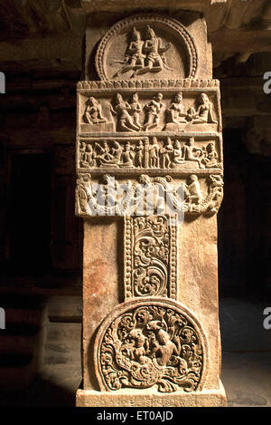 La colonne Site du patrimoine mondial de l'UNESCO ; temple Virupaksha construit par reine Lokamahadevi 8 siècle dans le Karnataka ; Inde ; Pattadakal Banque D'Images