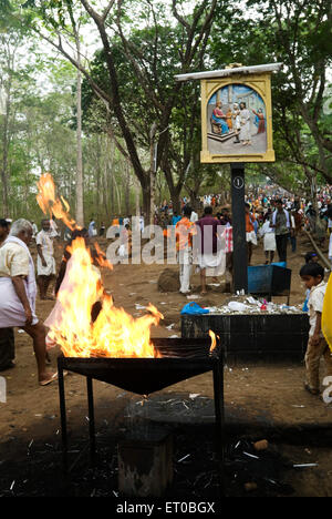 Croix de Jésus-Christ, pèlerinage de Malayattoor, colline de Kurisumudy, Temple international de Saint Thomas, Malayattur, Angamaly, Aluva, Kerala, Inde, Asie Banque D'Images