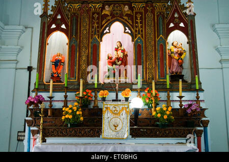 Autel, église malaise Kurisumudy, église Malayattur Kurussumudi, église Saint Thomas, Ernakulam, Kerala, Inde, Asie Banque D'Images