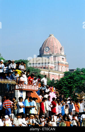 Foule, Presidency College clock Dome, Beach Road, Madras, Chennai, Tamil Nadu, Inde, Asie Banque D'Images