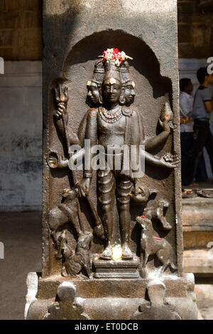 Brahma bas-relief sur pilier ; Jambukeshwara temple dans Thiruvanaikaval ; Tiruchchirappalli ; Tamil Nadu Inde ; Banque D'Images